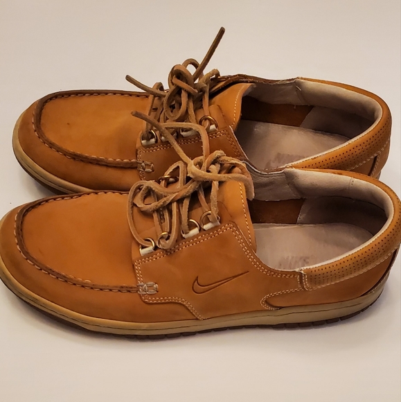 Nike Nubuck Timberland Shoe - Picture 1 of 3